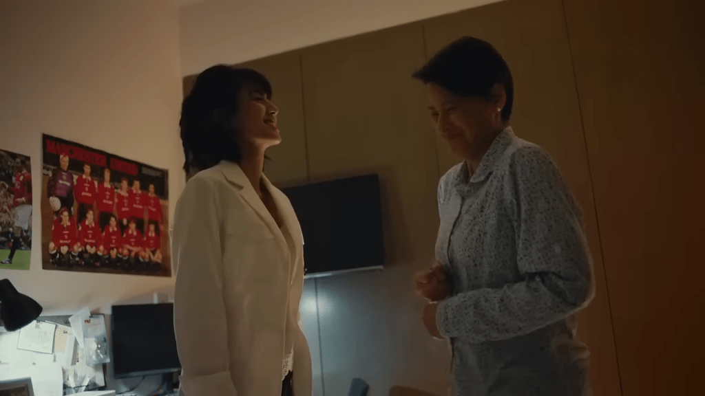 之後蔡思貝趁黃宗澤不醒人事。